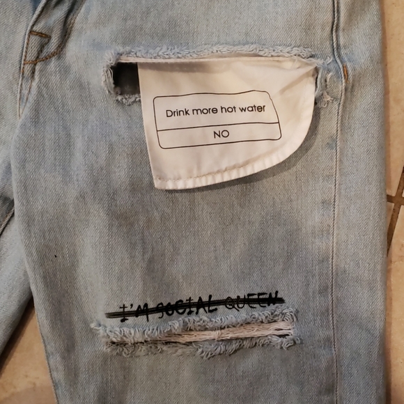 Distressed Jeans - Picture 3 of 5